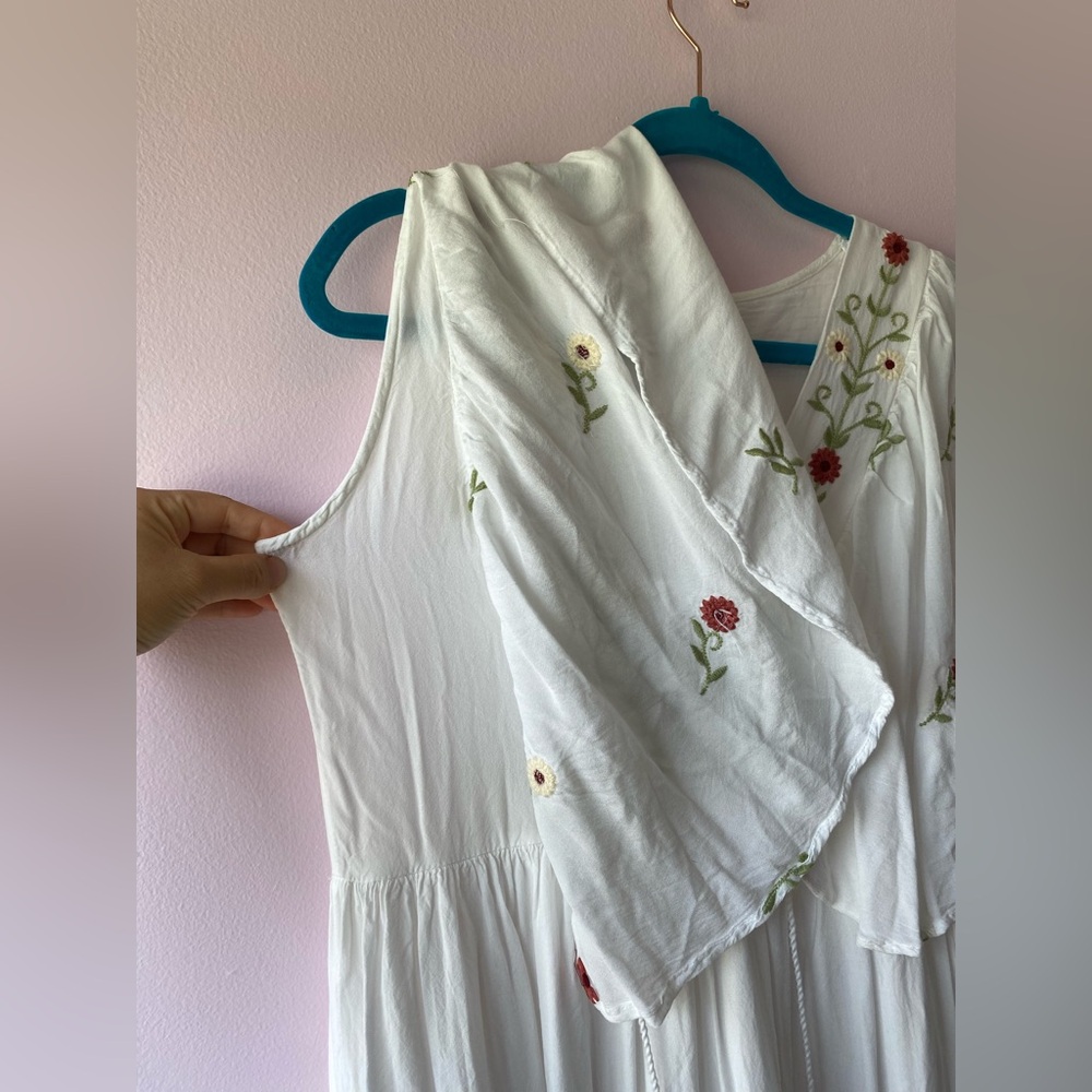 SWEET MAGNOLIA Embroidered Floral White Midi Dress Size Small Boho Cottagecore - Picture 11 of 13